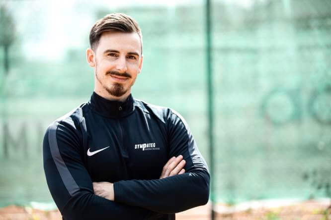 Dürfen wir euch Florian Sohn vorstellen? Florian ist 30 Jahre alt, selbständiger Personal Trainer und hat vor kurzem seine Ausbildung zum Regenerations- und Sportmasseur erfolgreich abgeschlossen.